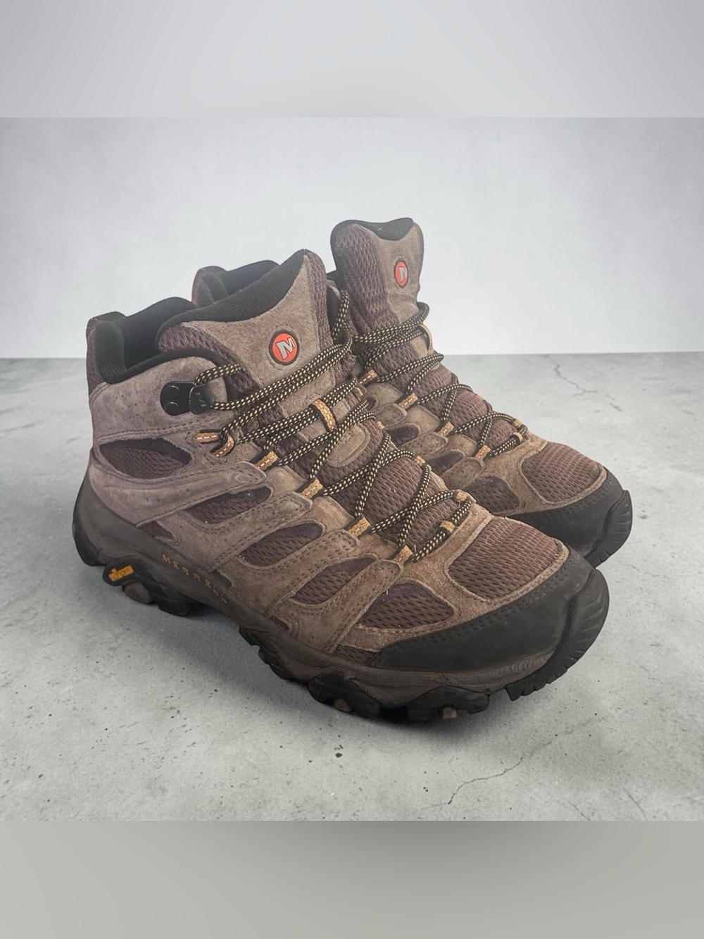 Merrell Men’s Moab 3 Mid Walnut Hiking Boots Vibram Size 9